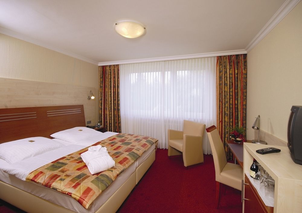 Garten-Hotel Ponick Cologne Exterior photo